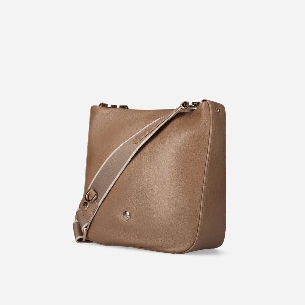 Jekyll & Hide Geneva Leather Crossbody Bag