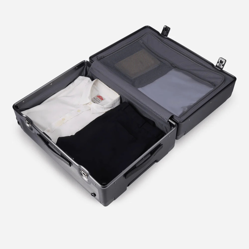 Jekyll and Hide Medium Check-In 67cm (70 L) | Black
