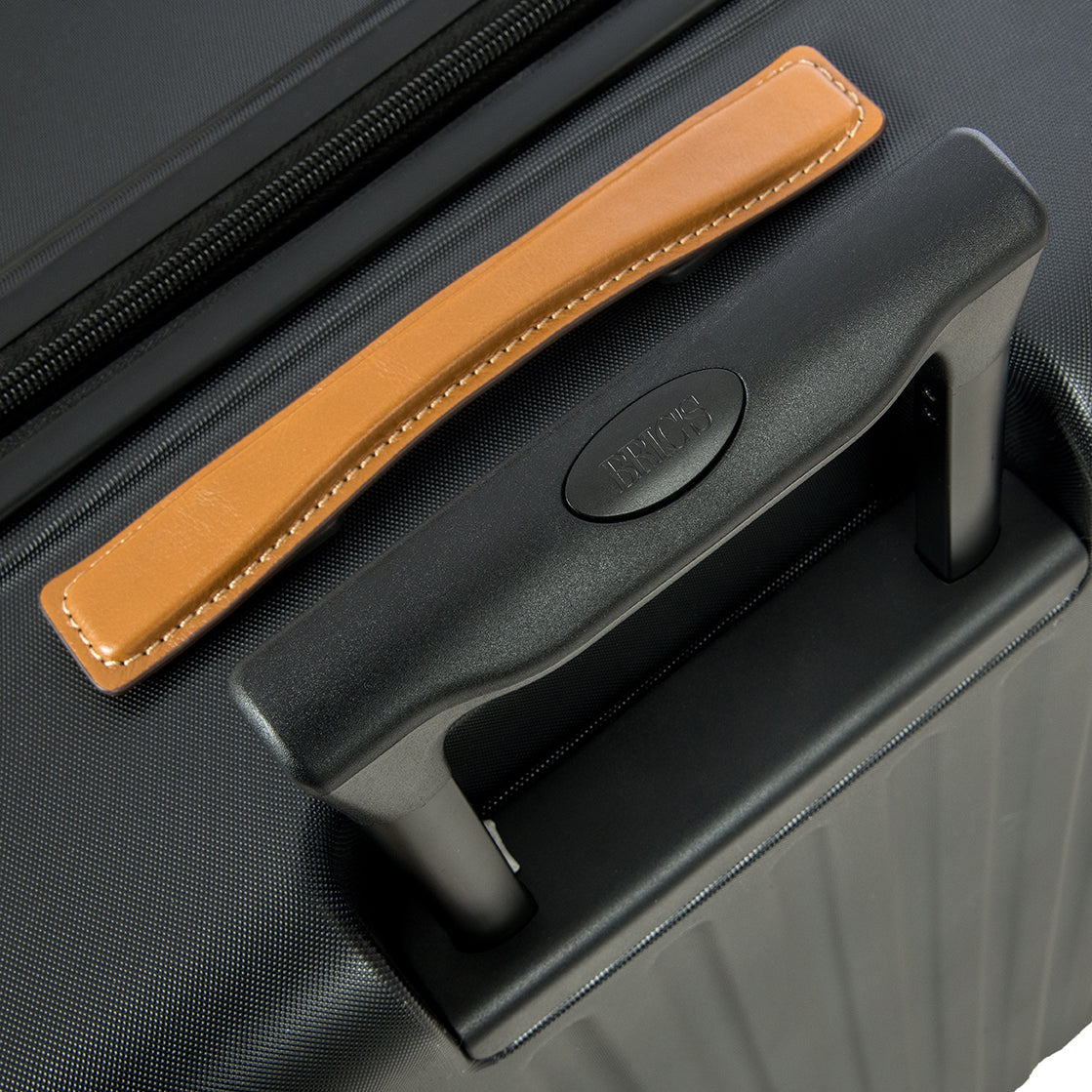 Brics Capri Spinner (4 wheels) black 78cm| Black