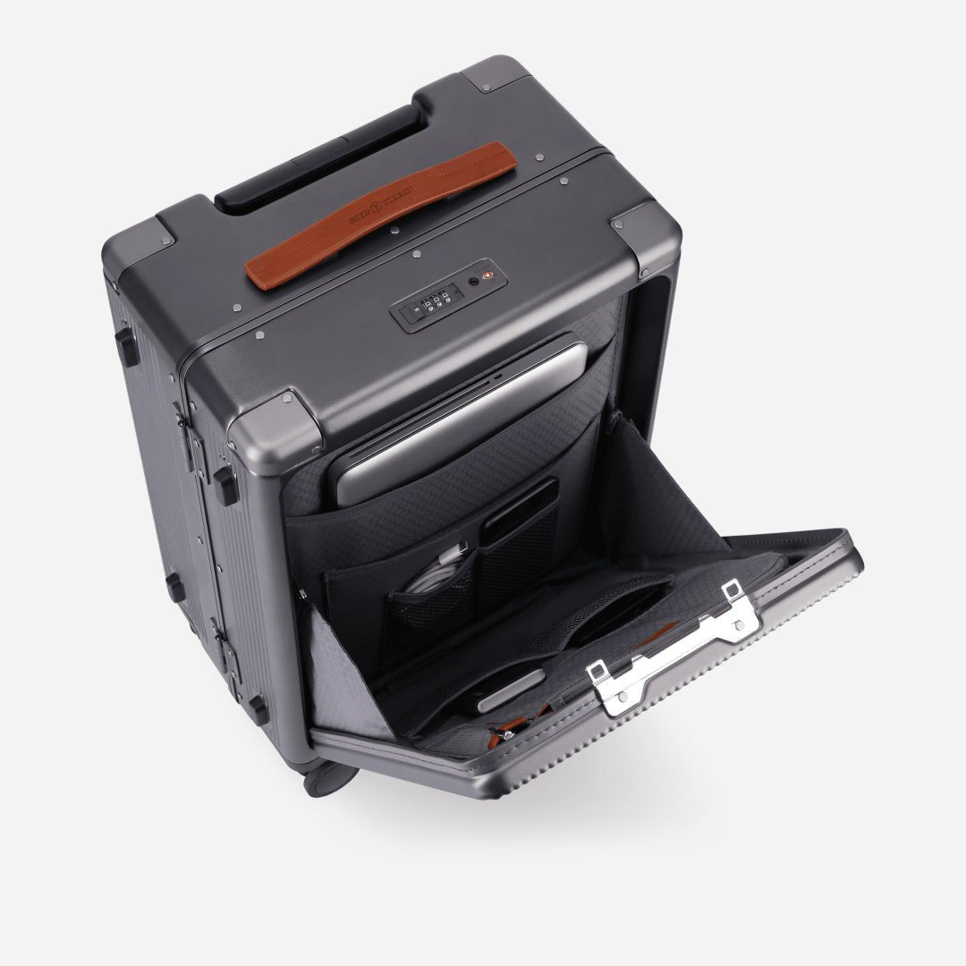 https://cdn.shopify.com/s/files/1/0855/2288/files/cabin-trolley-55cm-44-lcarry-on-trolleyjekyll-hidesilver-939480.jpg?v=1775560224