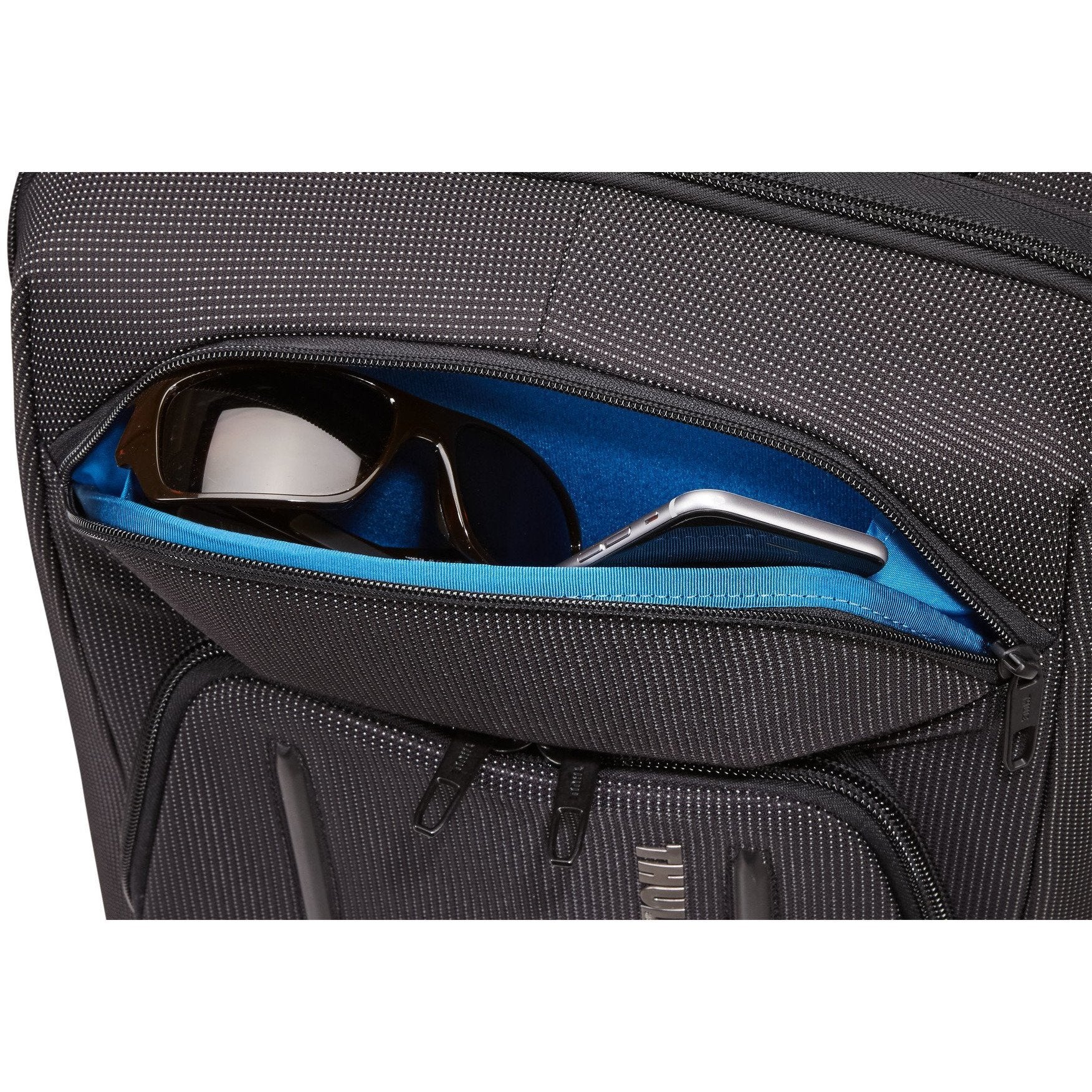 Thule Crossover 2 35L Carry On Spinner Black - iBags.co.za