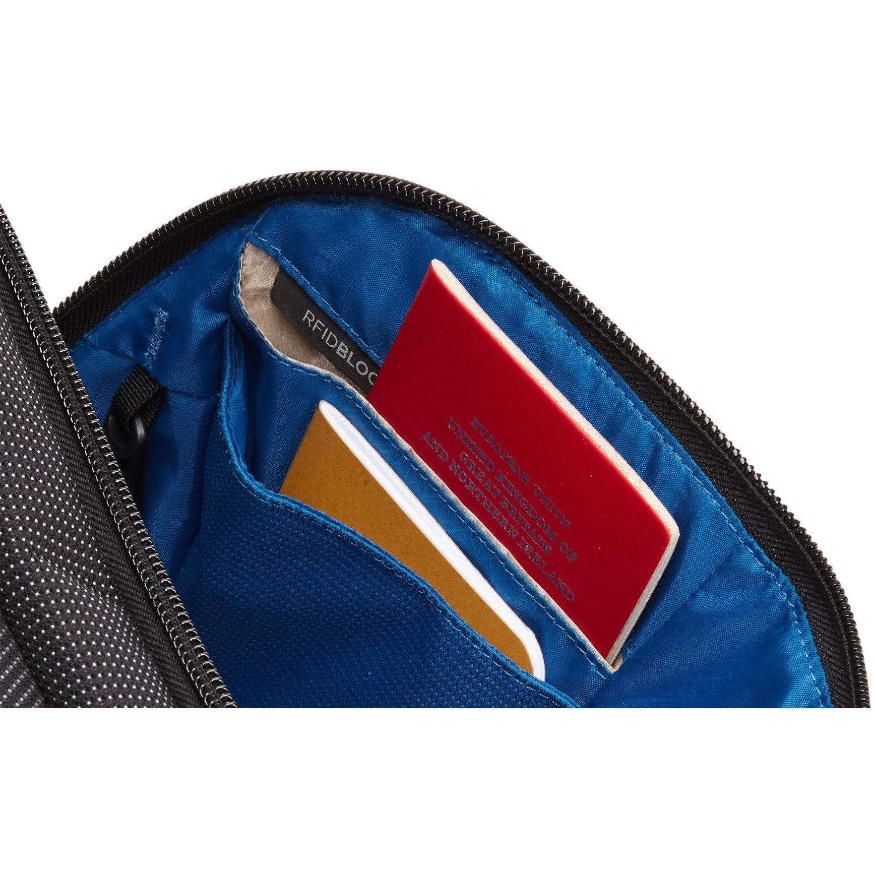 Thule Crossover 2 Boarding Bag Black - iBags.co.za