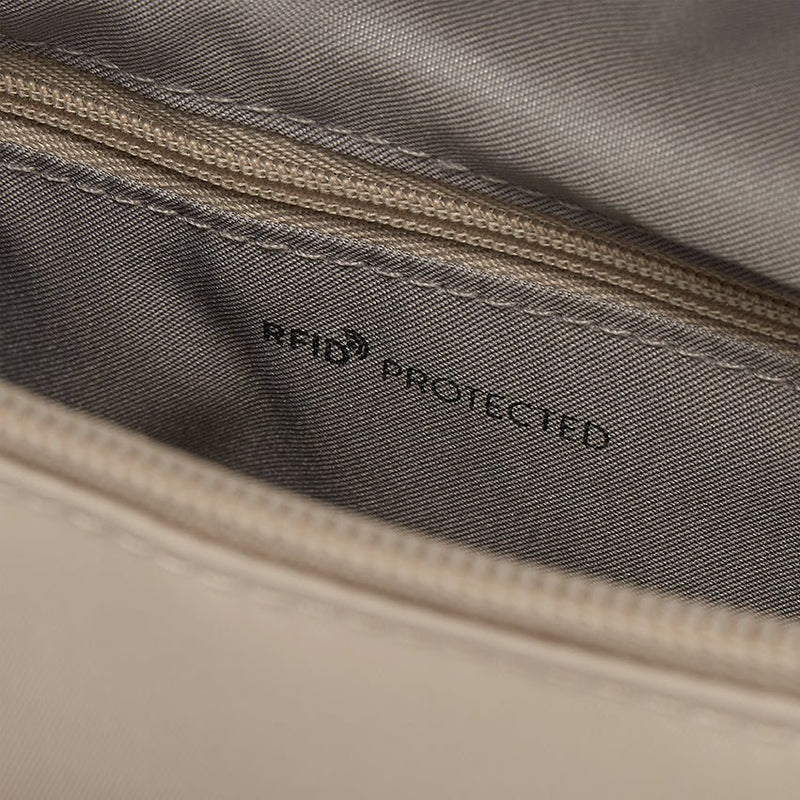 Hedgren Inner City Shoulder Bag M | Cashmere Beige - iBags - Luggage & Leather Bags