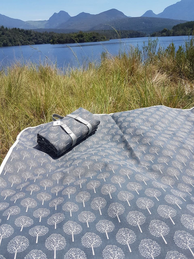 Yuppie Arbor Picnic/Beach Rug Lrg - iBags - Luggage & Leather Bags